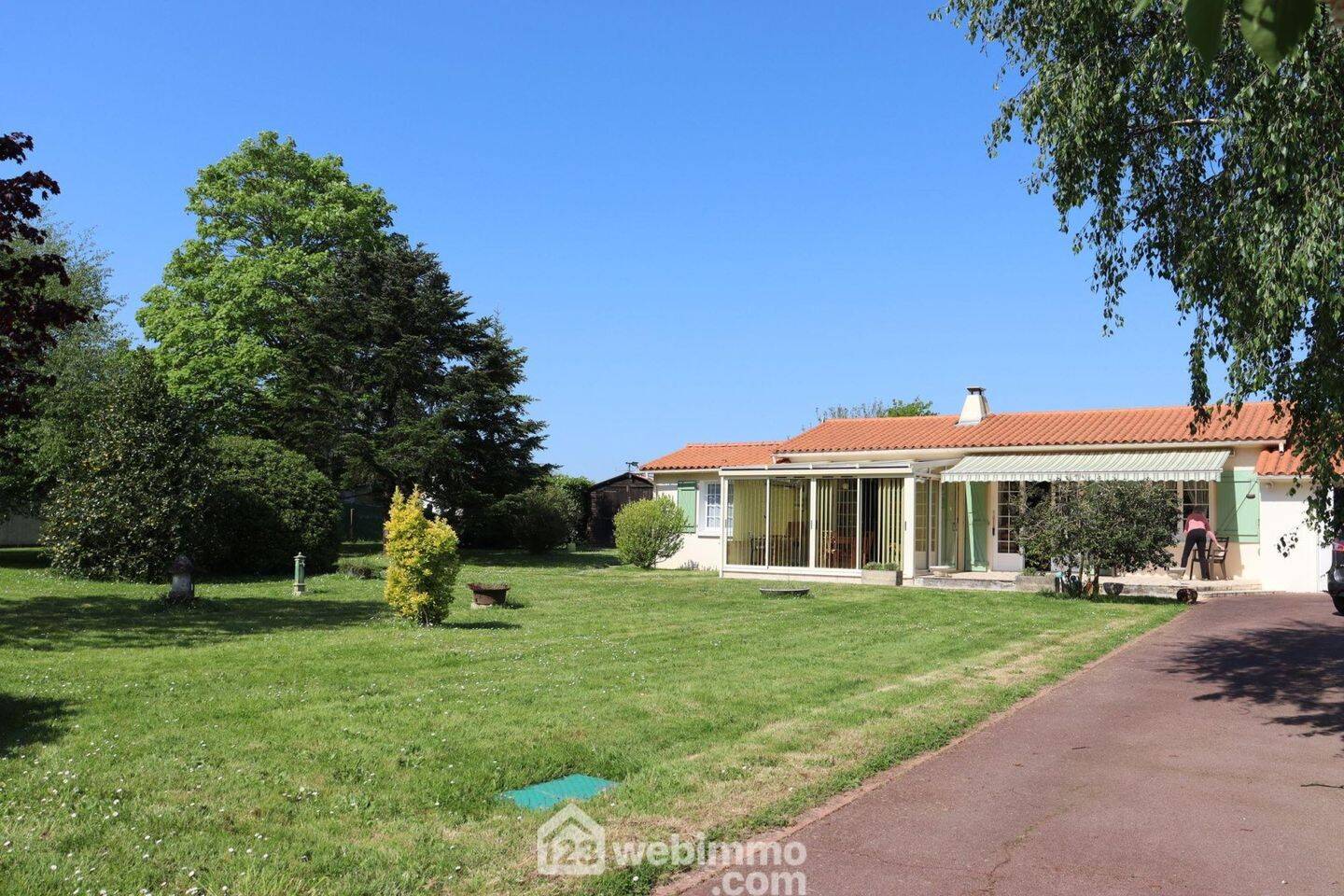 Maison à vendre, 114m², SAINT HILAIRE LA FORET