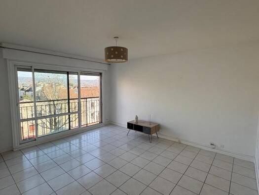 Appartement à louer 830 € 2 pièces 1 chambre 47 m² 3ème étage Gare Mantes-la-Jolie 78200
