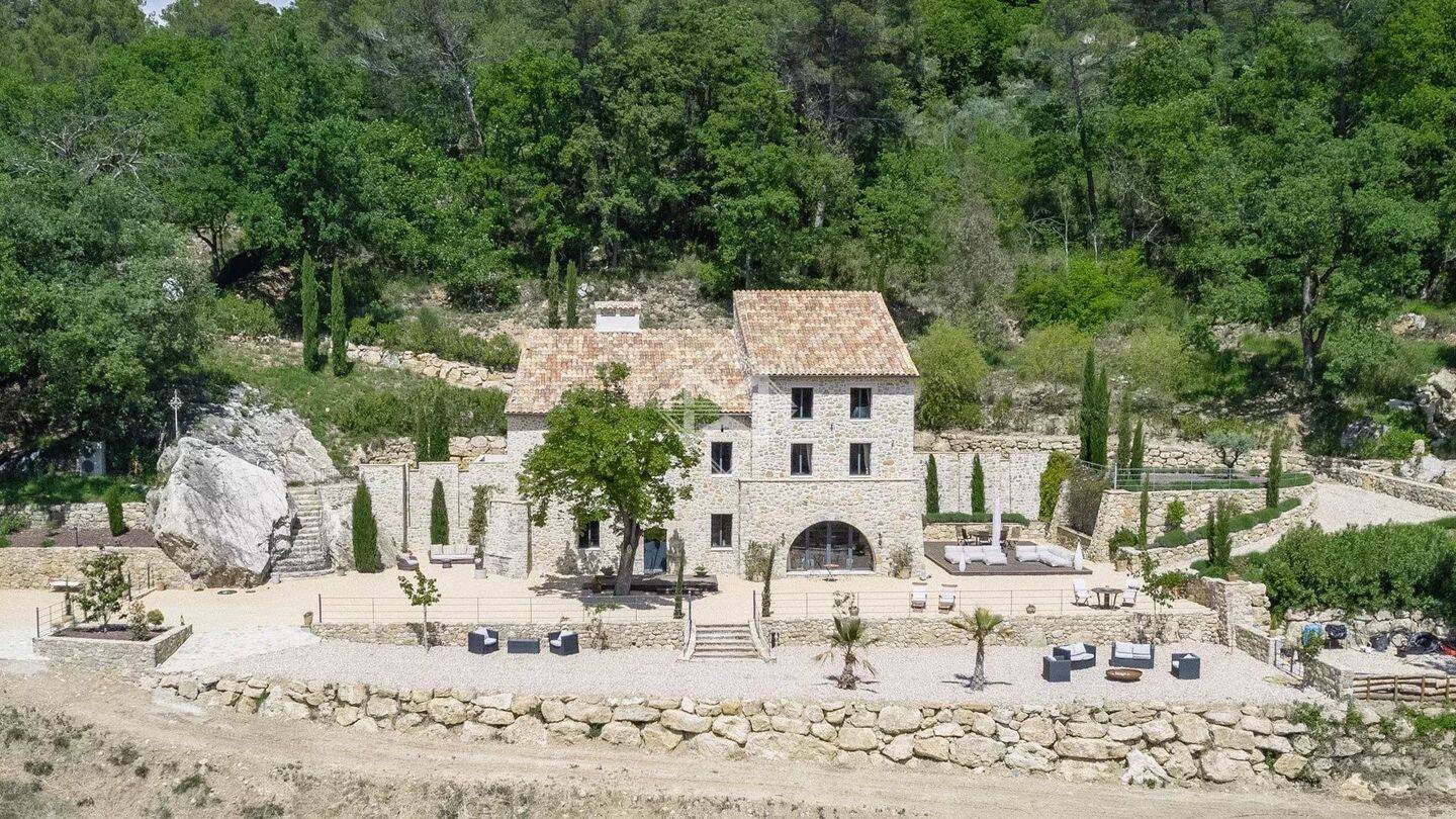 Maison à vendre, 345m², TOURRETTES