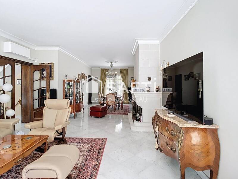 Maison à vendre, 221m², SAINT MAUR DES FOSSES