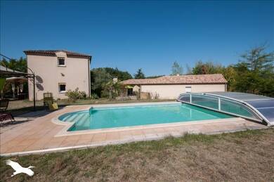 Maison de plain-pied à vendre 437 000 € 10 pièces 7 chambres 230 m² 6 904 m² de terrain Lalinde 24150