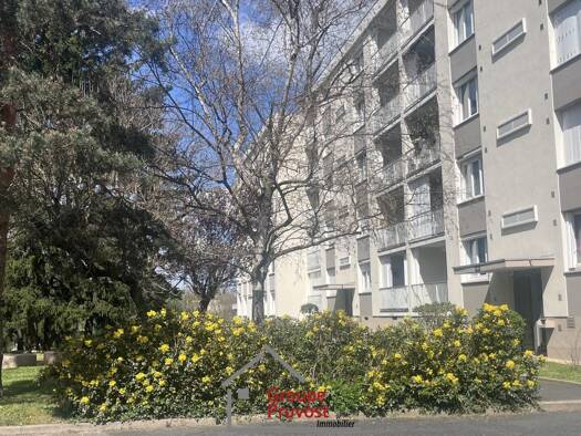 Appartement à louer 885 € 4 pièces 3 chambres 71 m² 3ème étage Villefranche-sur-Saône 69400