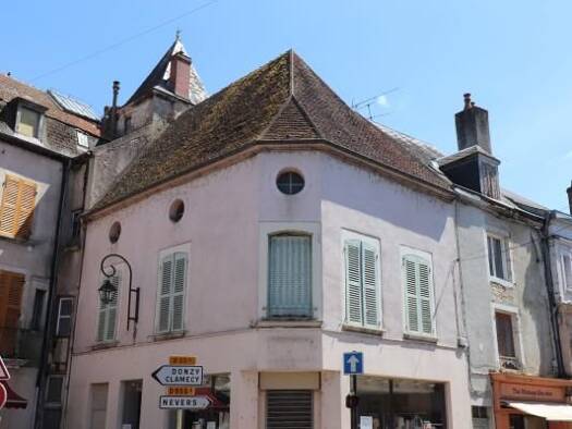 Appartement à vendre 189 000 € 4 pièces 3 chambres 101 m² RDC Centre Ville Cosne-Cours-sur-Loire 58200