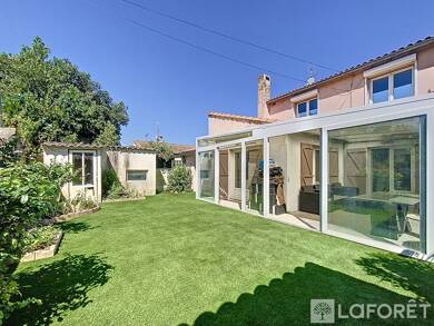 Maison à louer 1 200 € 6 pièces 4 chambres 117 m² 335 m² de terrain Gironde-Cabrieres-Boisfeuillet-Lampourde Orange 84100