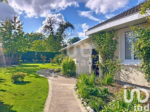 Maison de plain-pied à vendre 194 000 € 3 pièces 2 chambres 89 m² 837 m² de terrain Offranville 76550