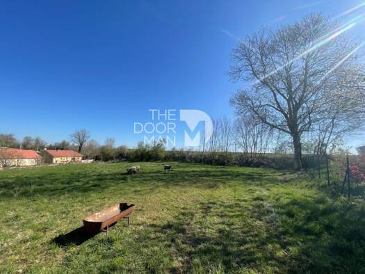 Terrain constructible viabilisé à vendre 75 000 € 2 476 m² de terrain Jonchery 52000
