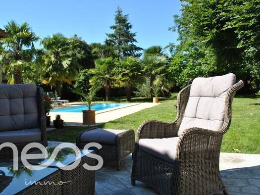 Maison à vendre 380 000 € 14 pièces 7 chambres 454 m² 2 400 m² de terrain Lezay 79120