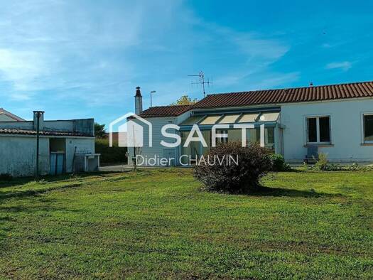 Maison de plain-pied à vendre 185 000 € 4 pièces 3 chambres 104 m² 854 m² de terrain Surgères 17700