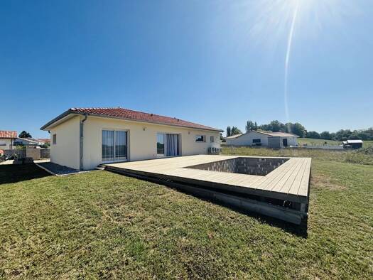 Maison de plain-pied à vendre 309 500 € 4 pièces 3 chambres 97,39 m² 689 m² de terrain Peyrehorade 40300