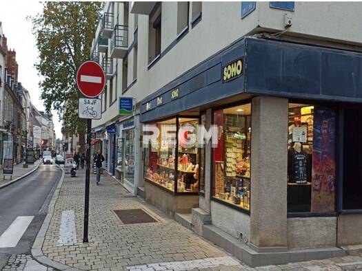 Local commercial à vendre 325 000 € 204 m² de surface de vente divisible Centre Ville Bourges 18000