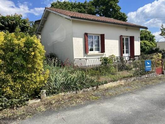 Maison de plain-pied à vendre 72 000 € 3 pièces 2 chambres 60 m² 245 m² de terrain Duras 47120