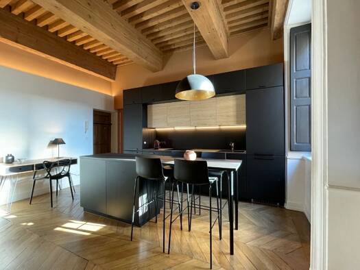 Appartement à louer 1 422 € 2 pièces 1 chambre 48 m² 2ème étage Vieux Lyon Lyon 5ème 69005
