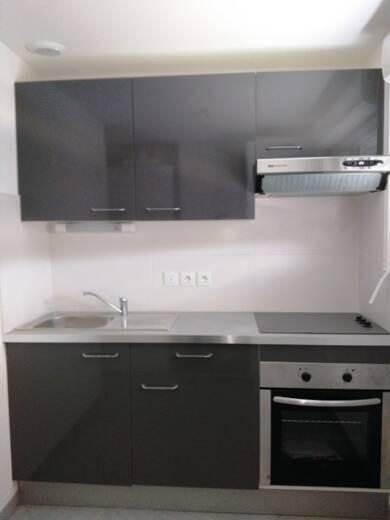Appartement à louer 363 € 1 pièce 33 m² Dernier étage, Étage 3/3 Beaulieu Périgueux 24000
