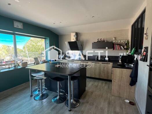 Maison de plain-pied à vendre 239 000 € 5 pièces 3 chambres 147 m² 2 692 m² de terrain Chantonnay 85110