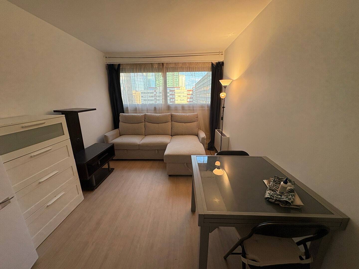 Maison à louer, 22m², COURBEVOIE
