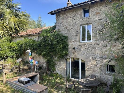 Maison à vendre 168 000 € 5 pièces 3 chambres 150 m² 2 100 m² de terrain Sousceyrac-en-Quercy 46190