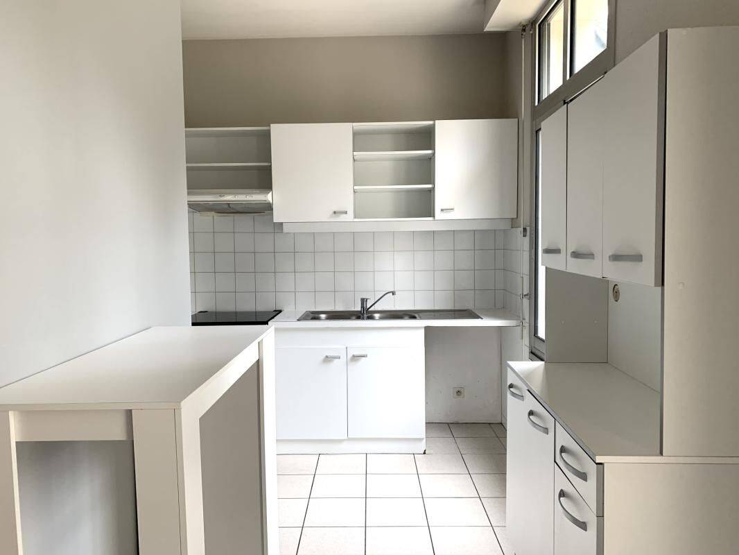 AGREABLE MAISON NANTAISE DE 4 CHAMBRES AVENUE DE LA CLOSE — 8