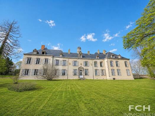 Château à vendre 695 000 € 15 pièces 11 chambres 794 m² 25 776 m² de terrain Cognat-Lyonne 03110