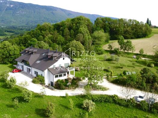 Ferme à vendre 1 485 000 € 13 pièces 10 chambres 673 m² 8 000 m² de terrain Yenne 73170
