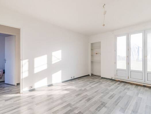 Appartement à vendre 159 900 € 3 pièces 2 chambres 56 m² Étage 3/3 Réveil Matin-Ablon-Jules Ferry-Glacière Montgeron 91230