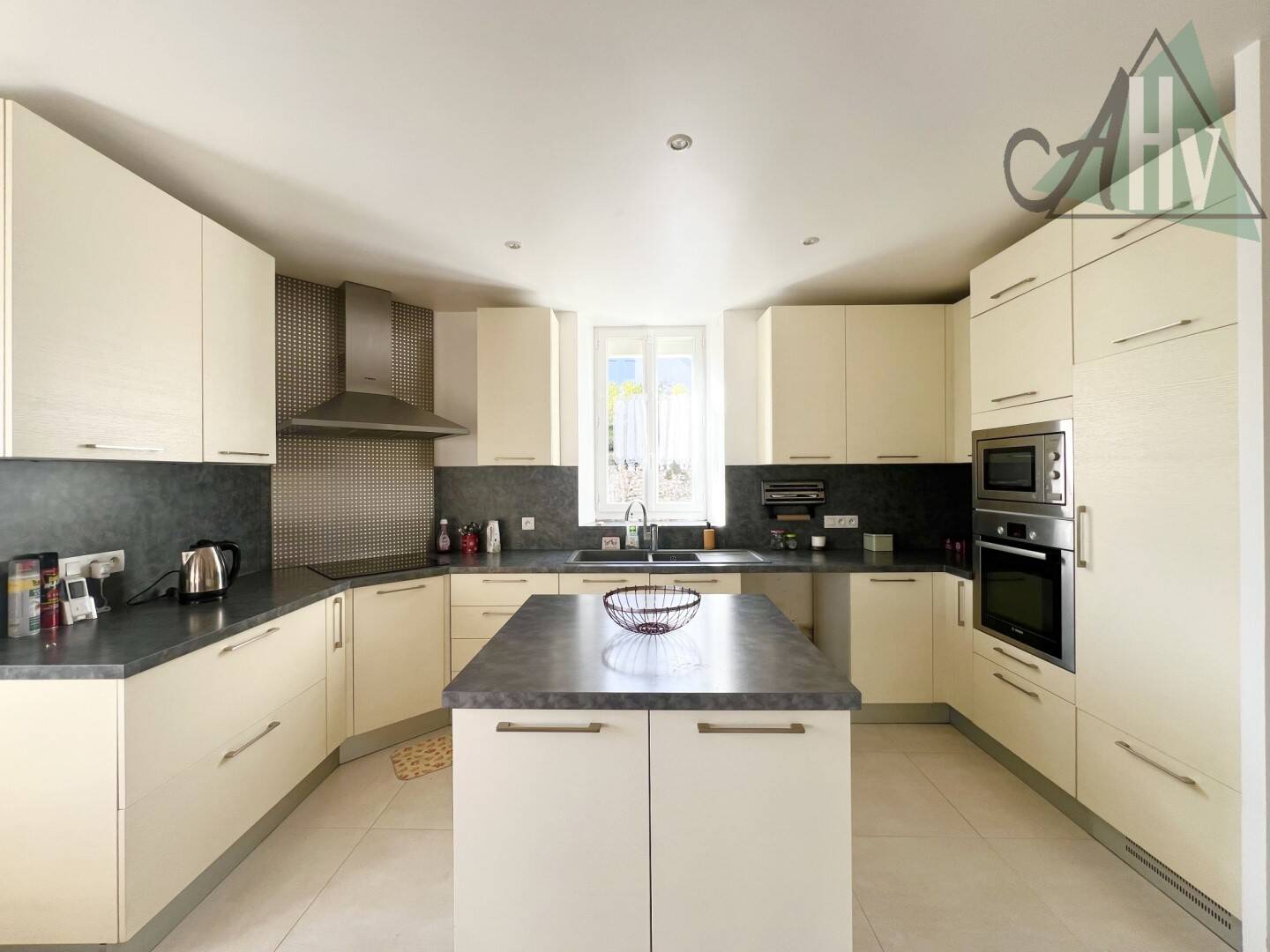 Maison à vendre, 237m², LOUAN VILLEGRUIS FONTAINE