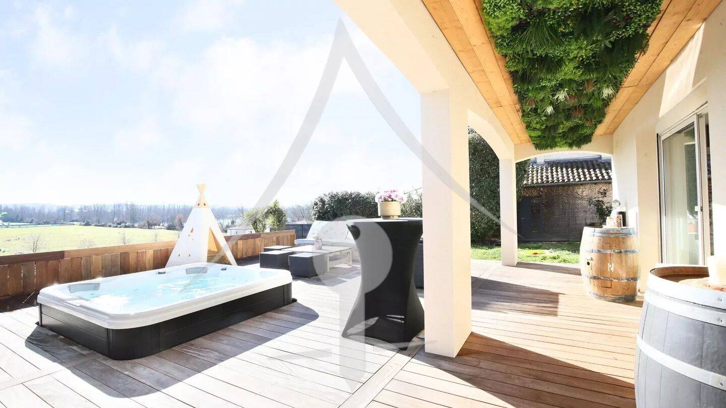 Maison à vendre, 130m², LAVERNOSE LACASSE