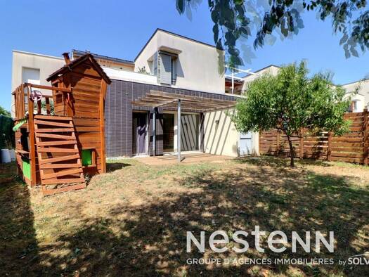 Appartement à vendre 285 000 € 4 pièces 3 chambres 79,28 m² RDC Centre Mions 69780