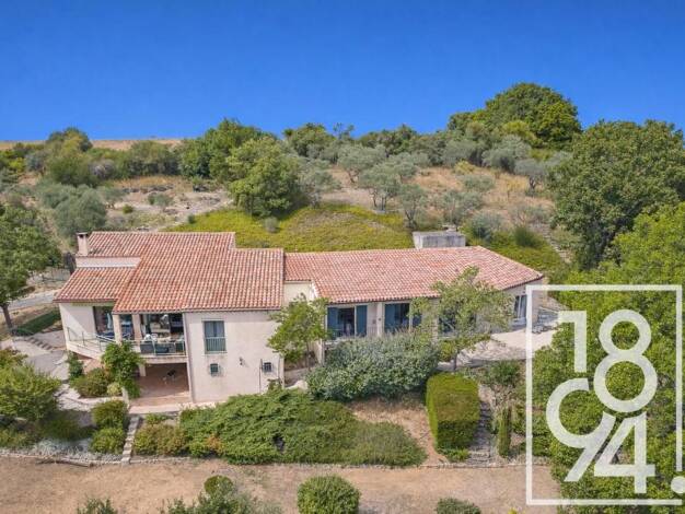 Maison à vendre 698 000 € 7 pièces 6 chambres 397 m² 7 857 m² de terrain Valensole 04210