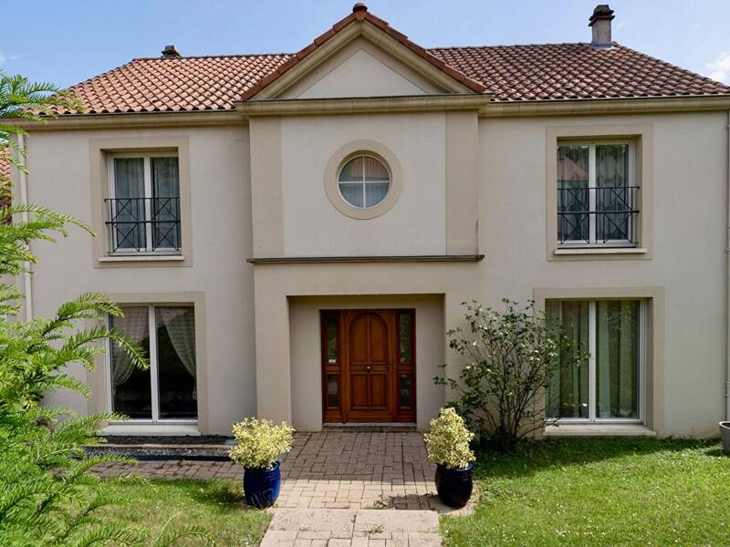 Maison à vendre, 210m², SCY CHAZELLES