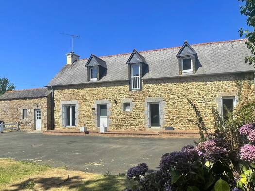 Maison à vendre 168 000 € 3 pièces 2 chambres 74 m² 1 083 m² de terrain Goudelin 22290