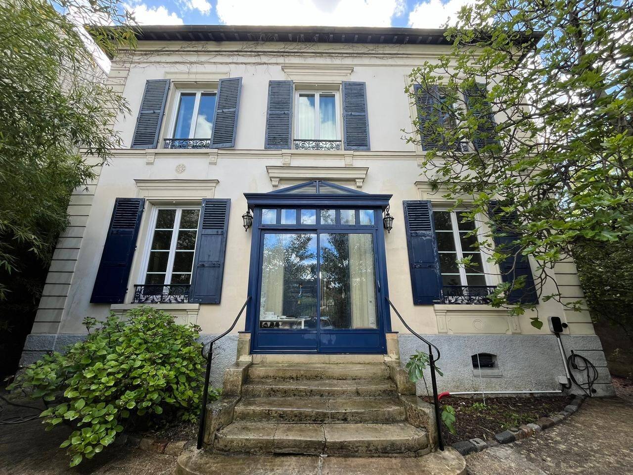Maison à vendre, 244m², CORBEIL ESSONNES