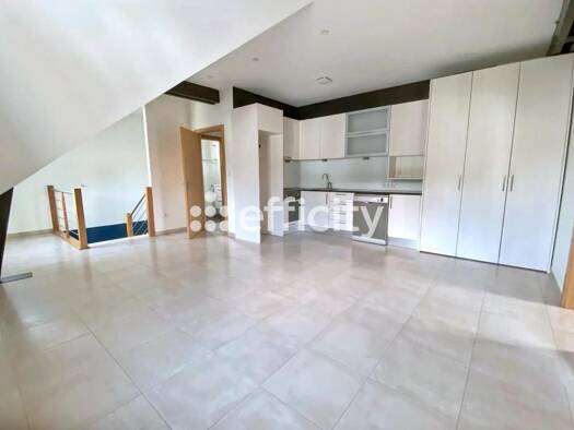 Duplex à vendre 209 900 € 3 pièces 2 chambres 60 m² Étage 1/1 Vieux Village-Murs du Parc Marolles-en-Brie 94440