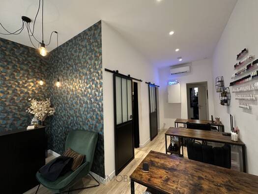 Local commercial avec bail commercial 1 270 € 31 m² de surface de vente Beausoleil 06240