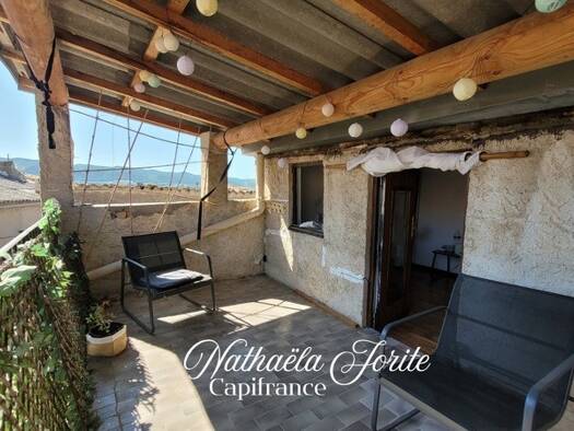 Maison à vendre 110 500 € 4 pièces 2 chambres 80 m² Peyruis 04310