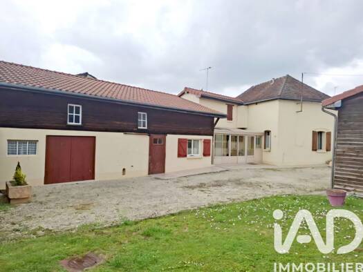 Maison de ville à vendre 129 500 € 3 pièces 2 chambres 105 m² 797 m² de terrain Brienne-le-Château 10500