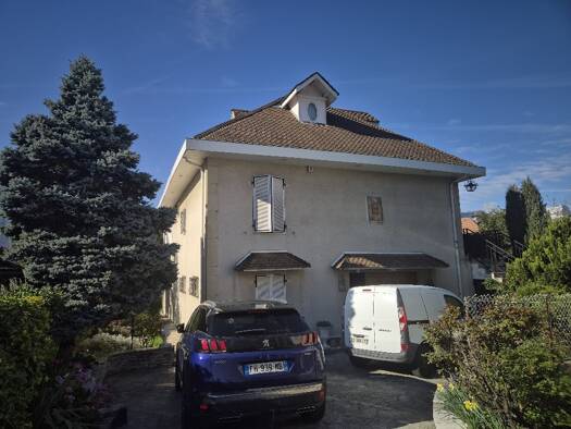 Maison en viager occupé Bouquet 78 144 € 7 pièces 5 chambres 120 m² 1 063 m² de terrain Nord Gières 38610
