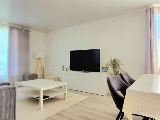 Appartement à vendre 224 000 € 4 pièces 3 chambres 86 m² Étage 5/1 Les Louvrais Pontoise 95300