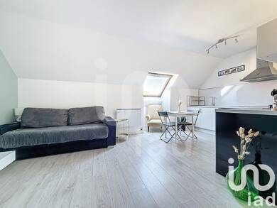 Appartement à vendre 130 000 € 1 pièce 26 m² Dernier étage, Étage 2/2 Pontcarré 77135