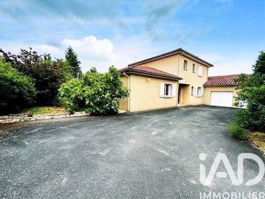 Maison à vendre 320 000 € 7 pièces 5 chambres 140 m² 700 m² de terrain Estialet le Bouchet Montbrison 42600