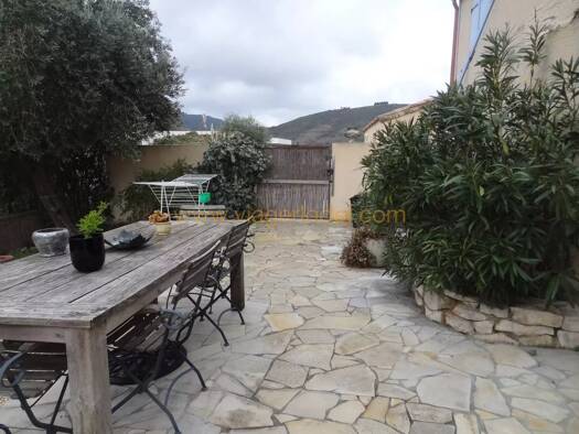 Maison en viager occupé Bouquet 144 000 € 7 pièces 4 chambres 179 m² 1 978 m² de terrain Monze 11800