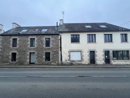 Maison à vendre 199 500 € 10 pièces 9 chambres 419,2 m² 512 m² de terrain Plounévez-Quintin 22110