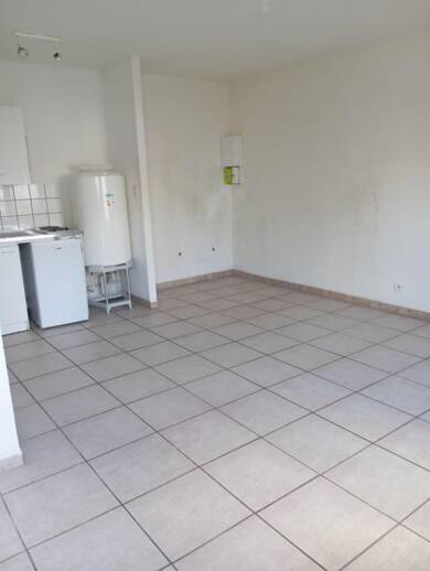 Appartement à louer 320 € 1 pièce 20,3 m² RDC Faubourg de Mons-Pont Allant Maubeuge 59600