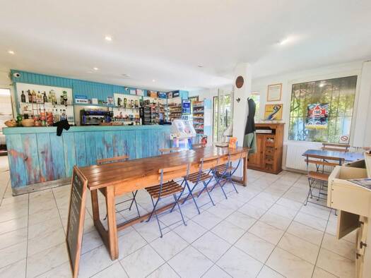 Bar / Café à vendre Fonds de commerce 297 000 € 170 m² d'espace de restauration Opio 06650