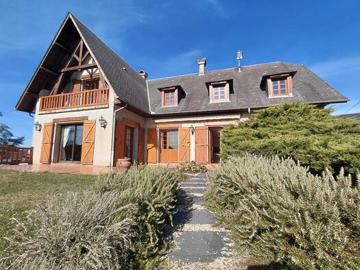 Maison à vendre 290 000 € 8 pièces 5 chambres 224 m² 2 179 m² de terrain Nord-RN Lannemezan 65300