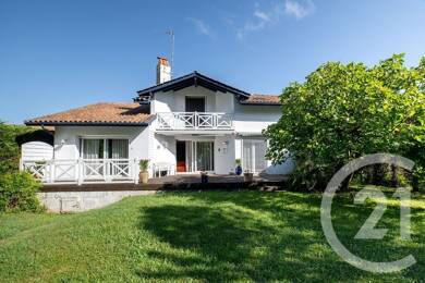 Maison à vendre 795 000 € 6 pièces 5 chambres 184 m² 1 244 m² de terrain Bassussarry 64200