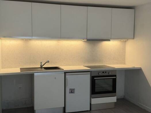 Appartement à louer 585 € 1 pièce 30,1 m² RDC La Falaise 78410