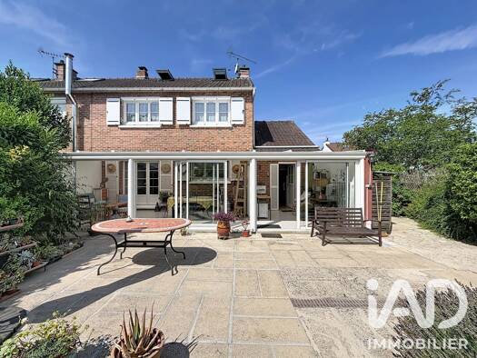 Maison à vendre 335 000 € 5 pièces 3 chambres 111 m² 493 m² de terrain Bois l'Eveque Combs-la-Ville 77380