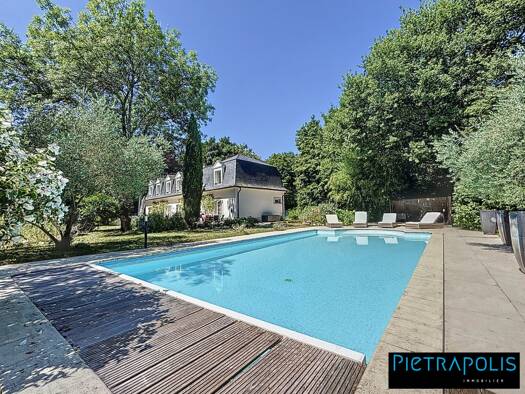 Villa à vendre 1 490 000 € 7 pièces 4 chambres 244,1 m² 4 996 m² de terrain Basses-Barolles Saint-Genis-Laval 69230