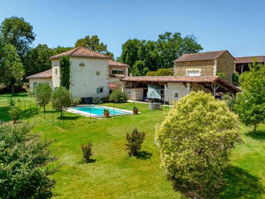 Maison à vendre 760 000 € 8 pièces 4 chambres 308 m² 25 061 m² de terrain Saint-Jean-Poutge 32190