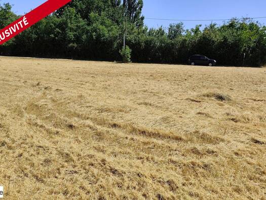Terrain constructible à vendre 29 000 € 1 732 m² de terrain Saulcet 03500
